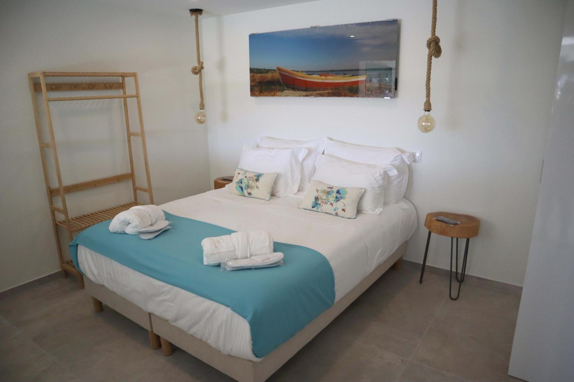Hillside House Suites & Spa Фош-ду-Арелью Экстерьер фото