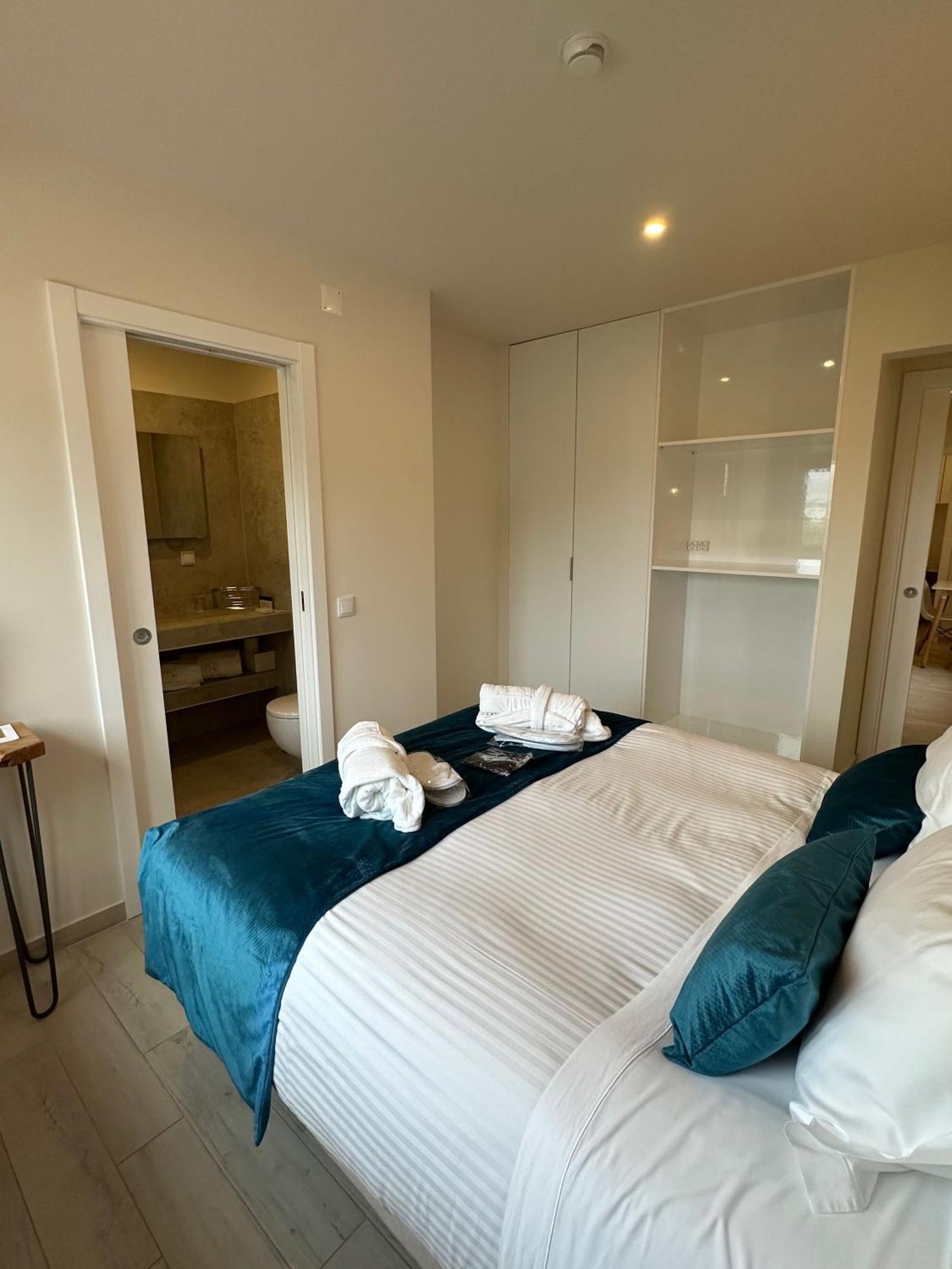 Hillside House Suites & Spa Фош-ду-Арелью Экстерьер фото